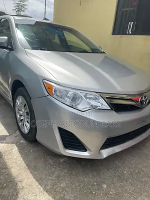 Toyota Camry LE 4dr Sedan (2.5L 4cyl 6A) 2013 Silver