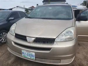 Toyota Sienna 2007 Gold