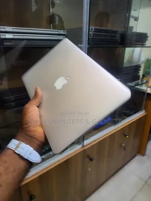Laptop Apple MacBook Air 2012 4GB Intel Core i5 SSD 256GB