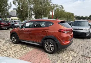 Hyundai Tucson 2017 Orange