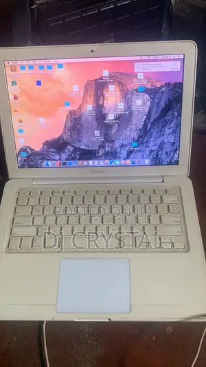 Mac Book 2009 2gig Ram 160 HDD