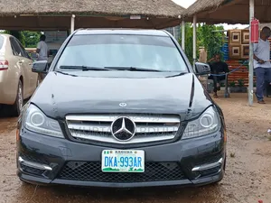 Mercedes-Benz C300 Luxury 4Matic Sedan AWD (3.5L 6cyl 7A) 2013 Black