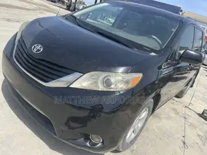 Toyota Sienna 2011 Black