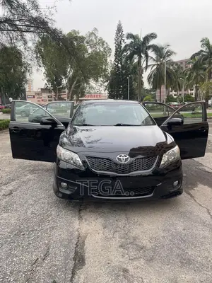 Toyota Camry SE 4dr Sedan (2.5L 4cyl 6AM) 2010 Black