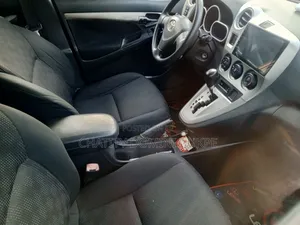 Toyota Matrix Hatchback FWD (1.8L 4cyl 5M) 2010 Orange