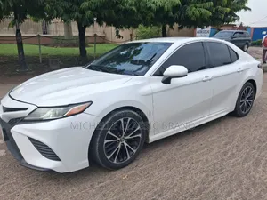 Toyota Camry 2019 White