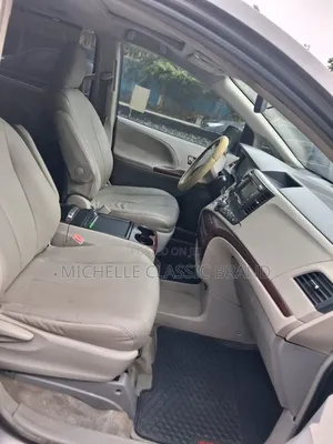 Toyota Sienna 2011 Brown