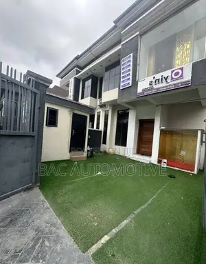 4bdrm Duplex in Chevron for sale
