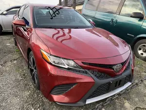 Toyota Camry 2018 Red