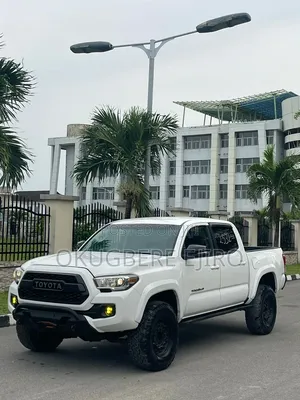 Toyota Tacoma 2017 White
