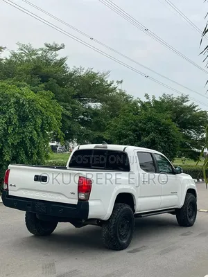 Toyota Tacoma 2017 White