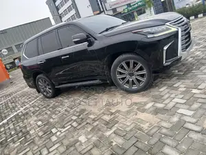 Lexus LX 570 (5 seats) AWD 2017 Black