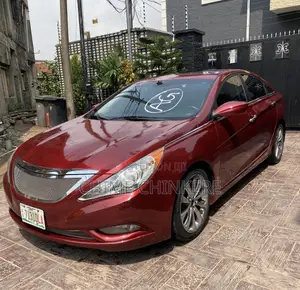 Hyundai Sonata SE 2.0T Sedan FWD (2.0L 4cyl 6A) 2011 Red