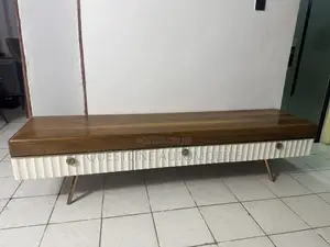 Foriegn Tv Stand