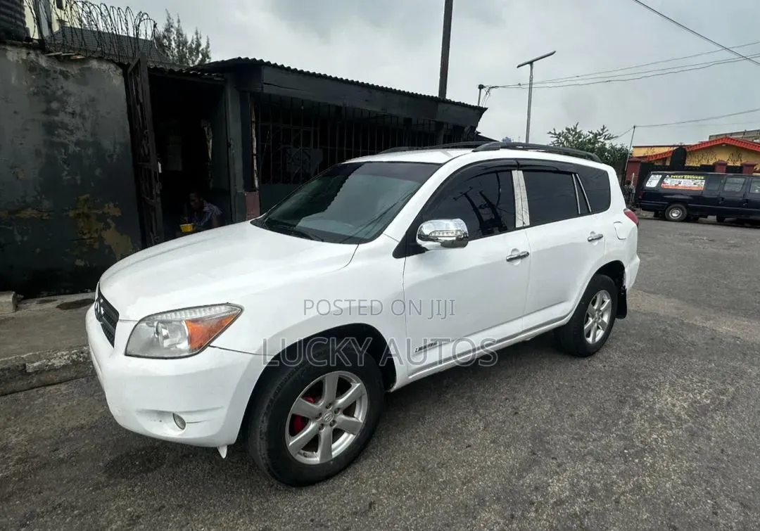 Toyota RAV4 2006 White