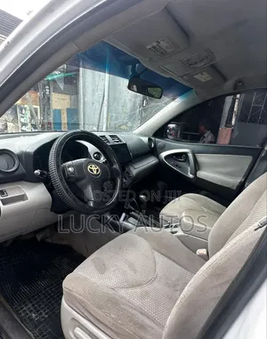 Toyota RAV4 2006 White