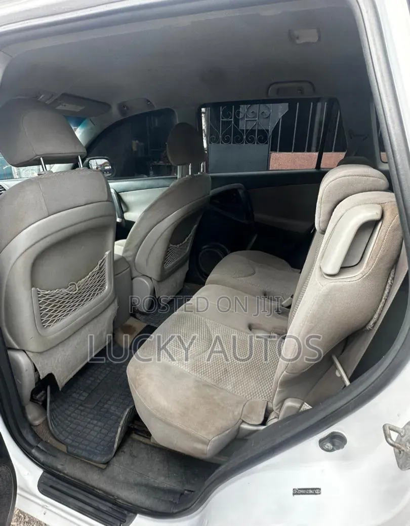 Toyota RAV4 2006 White