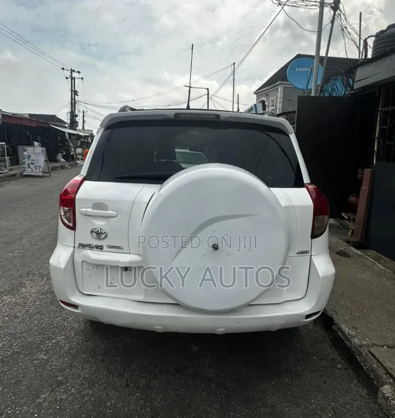 Toyota RAV4 2006 White