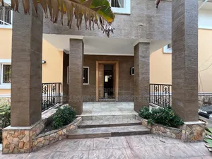 5bdrm Duplex in Banana Island for rent