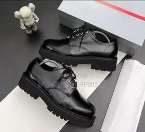 Plain Black Laced Shoe 