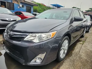Toyota Camry XLE V6 4dr Sedan (3.5L 6cyl 6A) 2013 Silver
