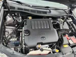 Toyota Camry XLE V6 4dr Sedan (3.5L 6cyl 6A) 2013 Silver