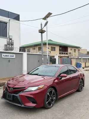 Toyota Camry XSE FWD (2.5L 4cyl 8AM) 2018 Red
