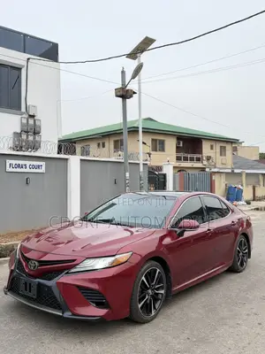 Toyota Camry XSE FWD (2.5L 4cyl 8AM) 2018 Red