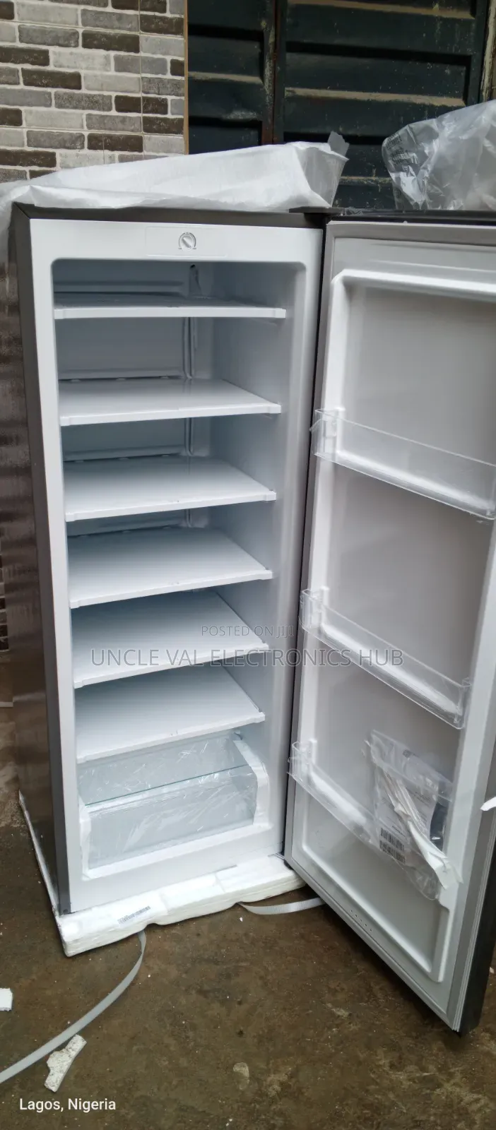 Hisense Standing Freezer (Rs189dr)
