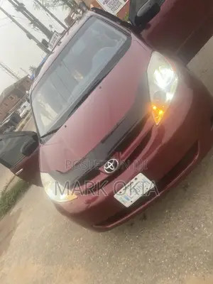 Toyota Sienna 2006 Burgundy