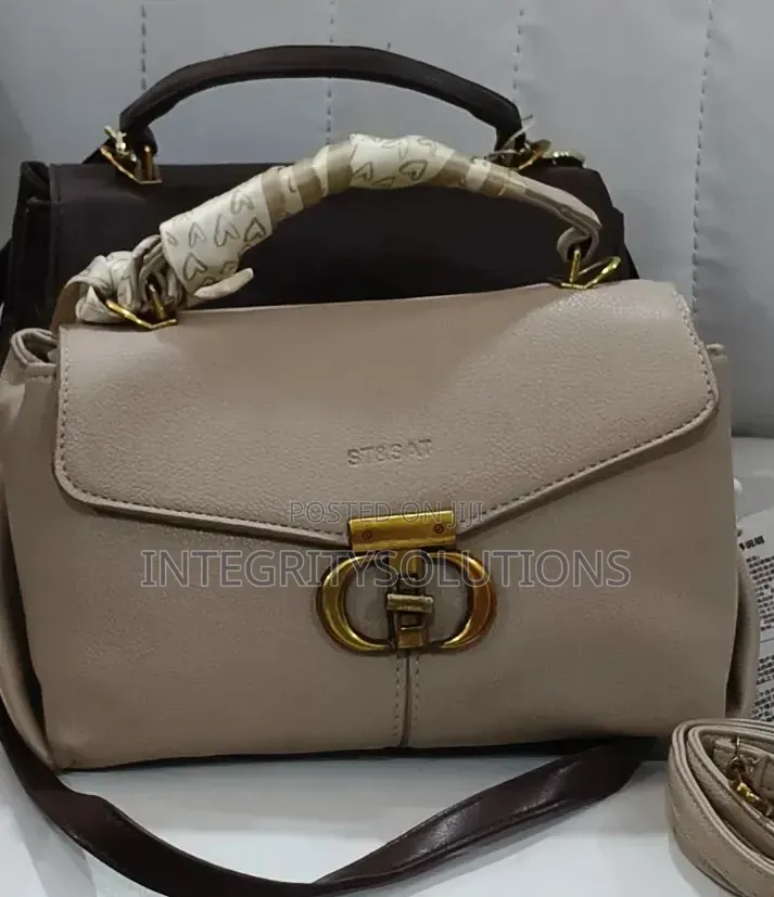 St Sat Leather Hand Bag