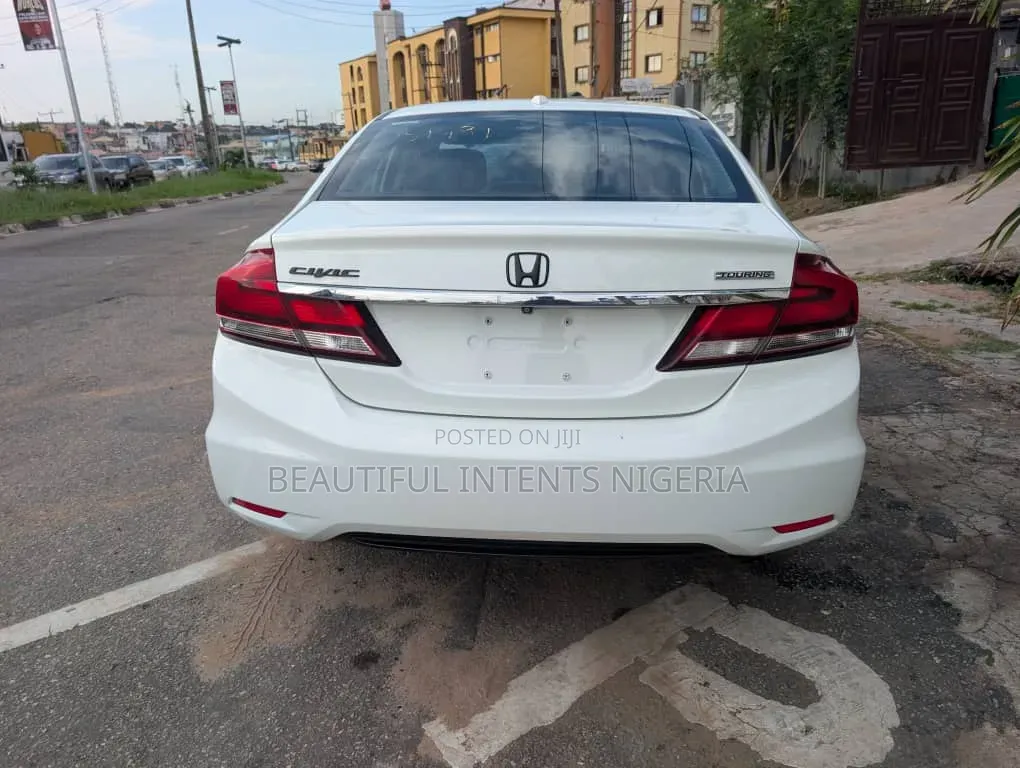 Honda Civic 2013 White