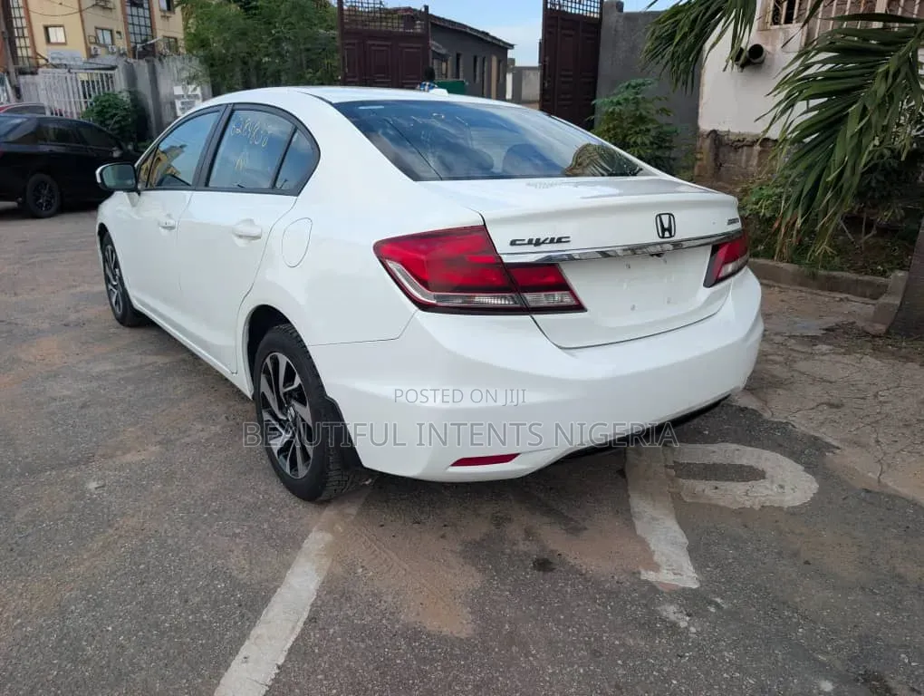 Honda Civic 2013 White