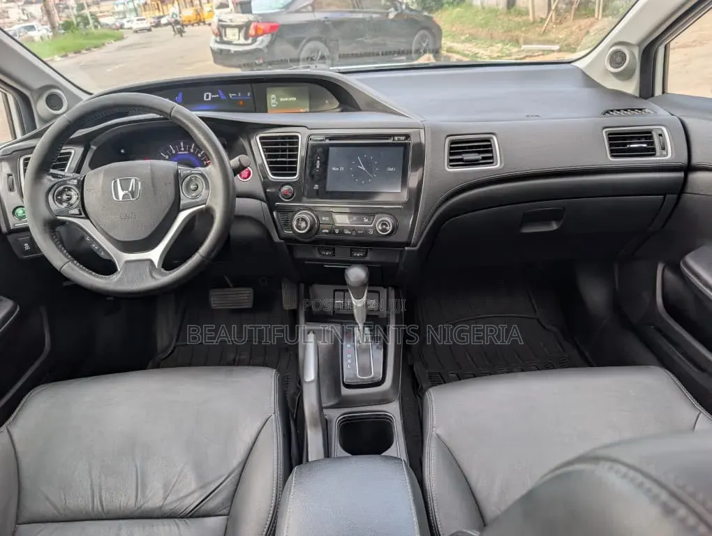 Honda Civic 2013 White