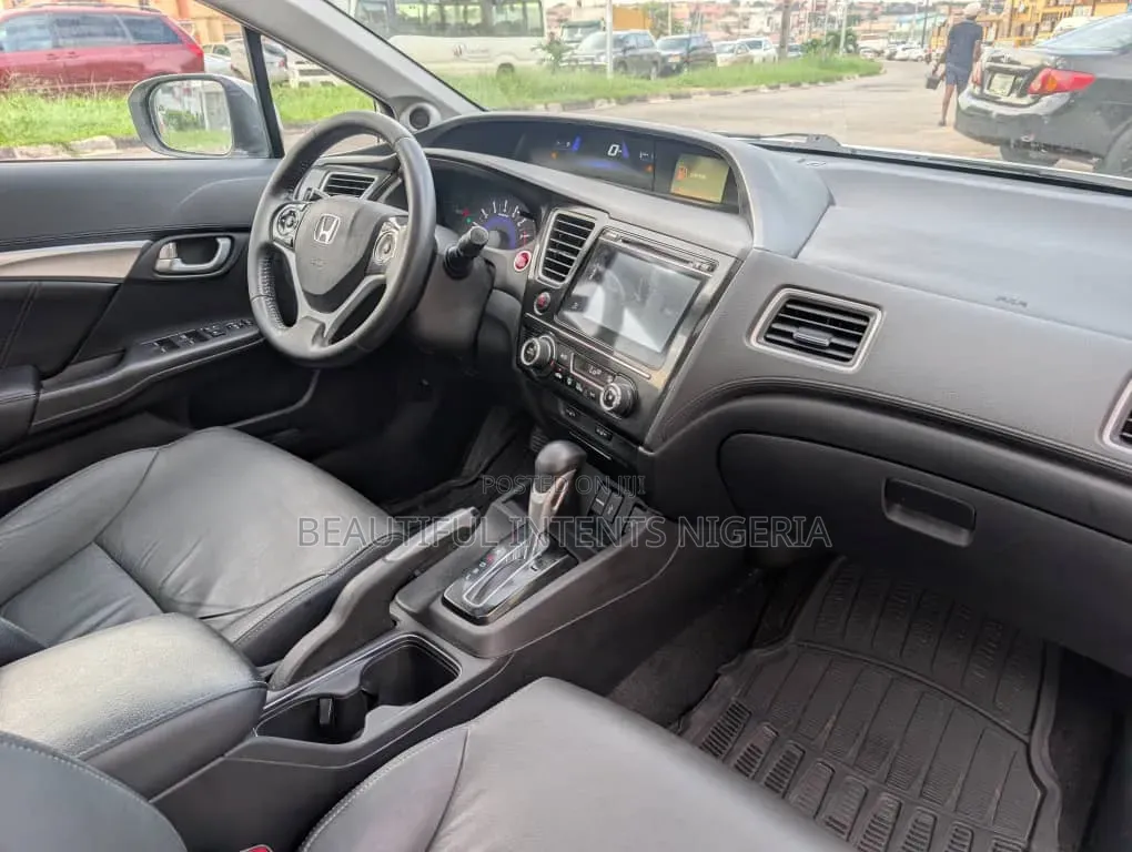 Honda Civic 2013 White