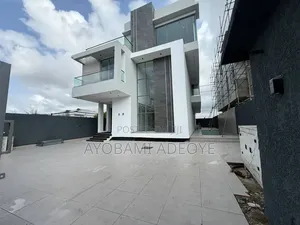 5bdrm Duplex in Parkview Estate for sale