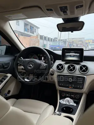 Mercedes-Benz GLA 250 2017 Blue