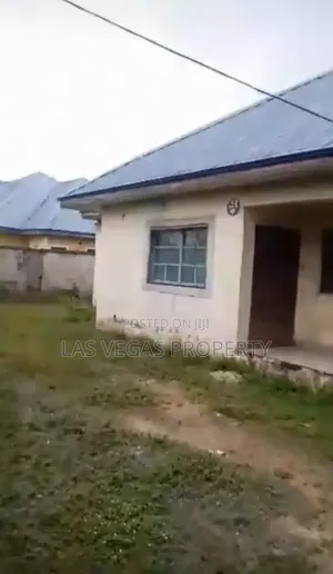 4bdrm Bungalow in Owerri for sale