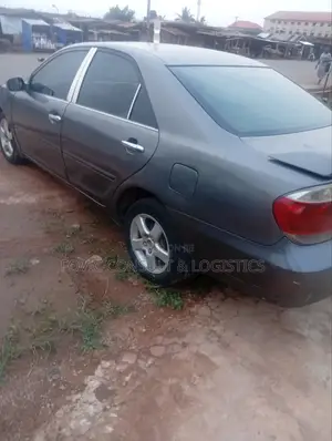 Toyota Camry SE 4dr Sedan (2.4L 4cyl 5A) 2005 Gray