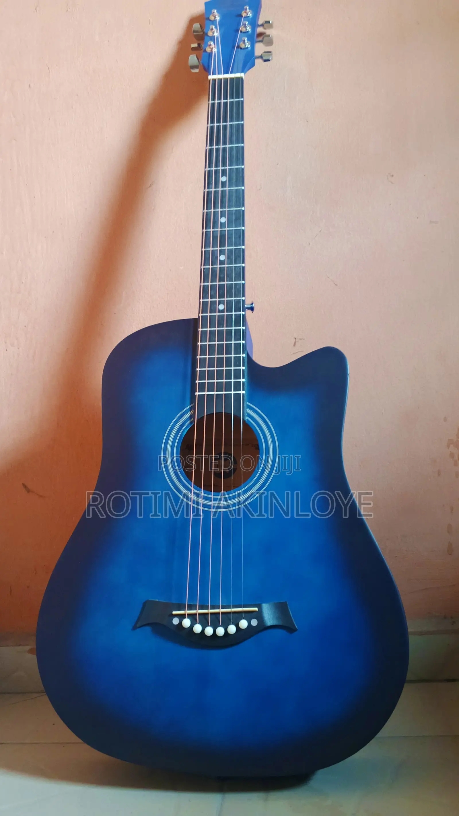 Box Guitar