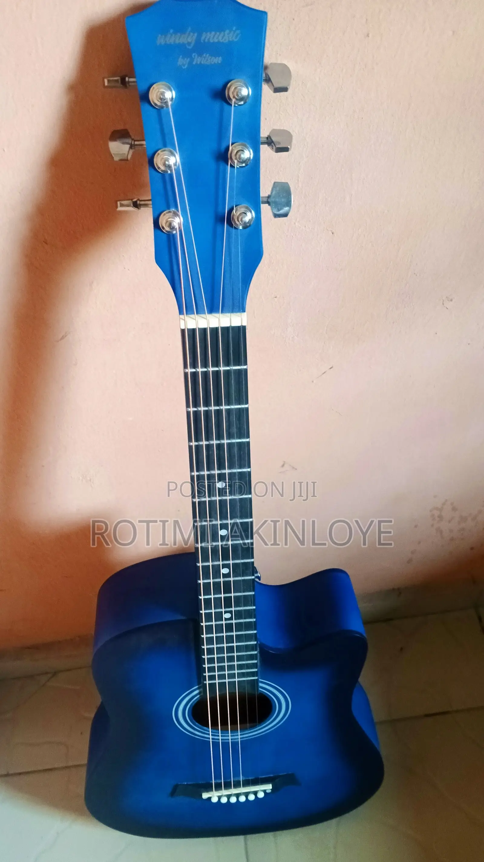 Box Guitar
