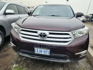 Toyota Highlander 3.5L 4WD 2013 Purple