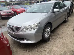 Toyota Camry XLE 4dr Sedan (2.5L 4cyl 6A) 2013 Silver