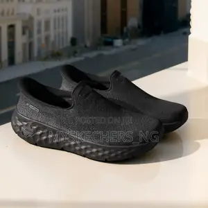 Skechers Max Cushion