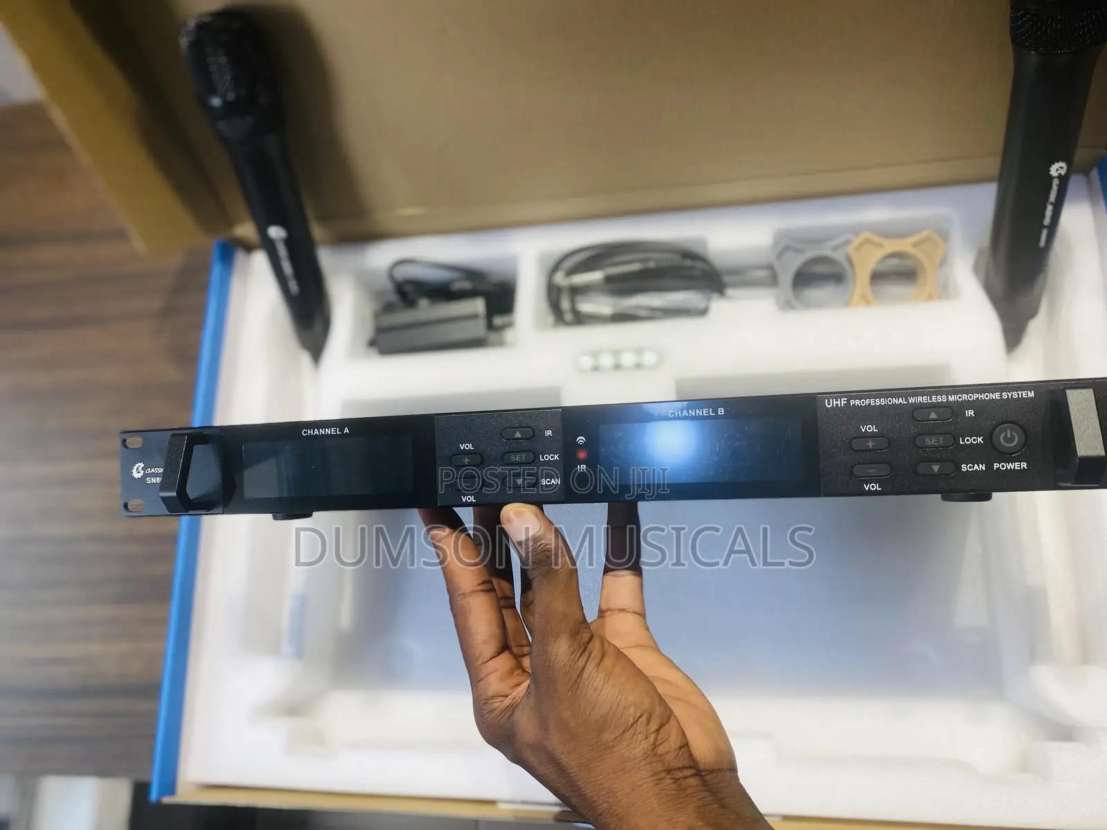 Classic Audio Sn8000 Professional Wireless Microphone System