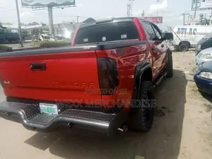 Toyota Tundra SR 4dr Double Cab 4WD SB (5.7L 8cyl 6A) 2015 Red