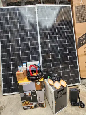 2kwh+1000watts Solar Generator Comes Unit 300watts Panel,Adapter,Bulbs
