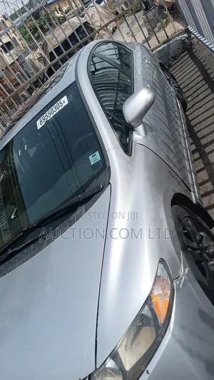 Honda Civic 1.8 5 Door Automatic 2011 Silver