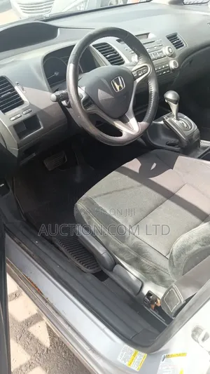 Honda Civic 1.8 5 Door Automatic 2011 Silver