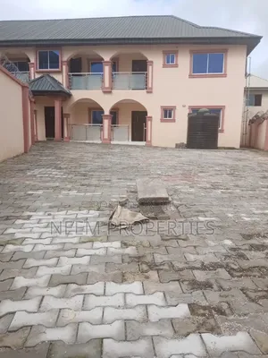 3bdrm Block of Flats in Oluyole Estate for rent